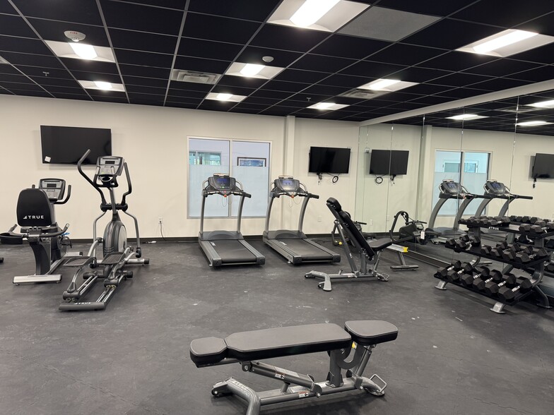 More Photos Of 255 Admiral Byrd Rd, Salt Lake City Office For Lease