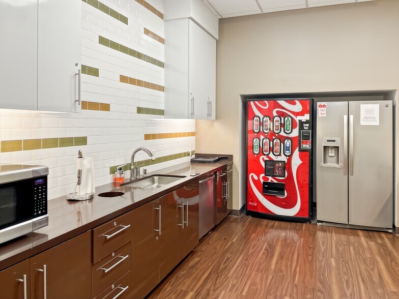 More Photos Of 950 E State Highway 114, Southlake Coworking Space