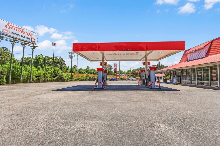 More Photos Of 500 Buff Blvd, Summerton General Retail For Sale