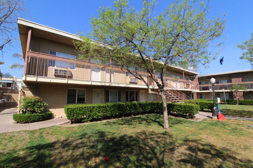 More Photos Of 532-620 N Fulton St, Fresno Apartments For Sale