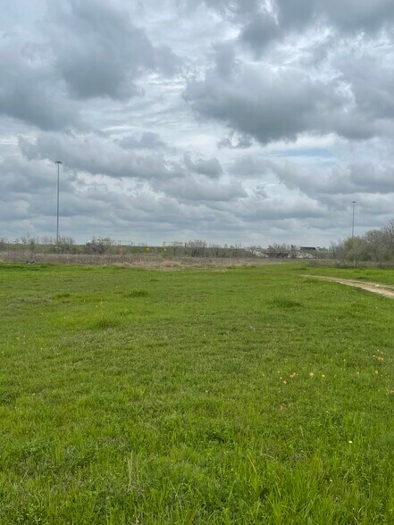 More Photos Of I-10 & Peach Ridge Rd, Brookshire Land For Sale