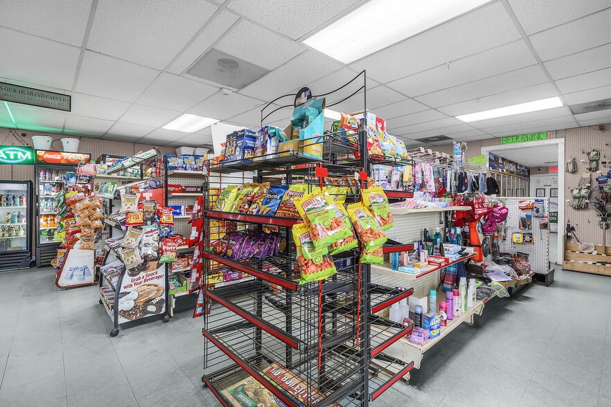 More Photos Of 2550 Parks Mill Rd, Buckhead Morgan Service Station For Sale