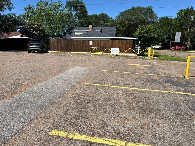 More Photos Of 1922 Dallas St, Pasadena Religious Facility For Sale