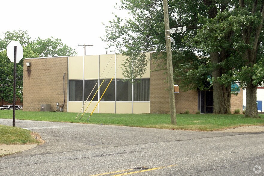 More Photos Of 6335 Oaklandon Rd, Indianapolis Storefront For Sale