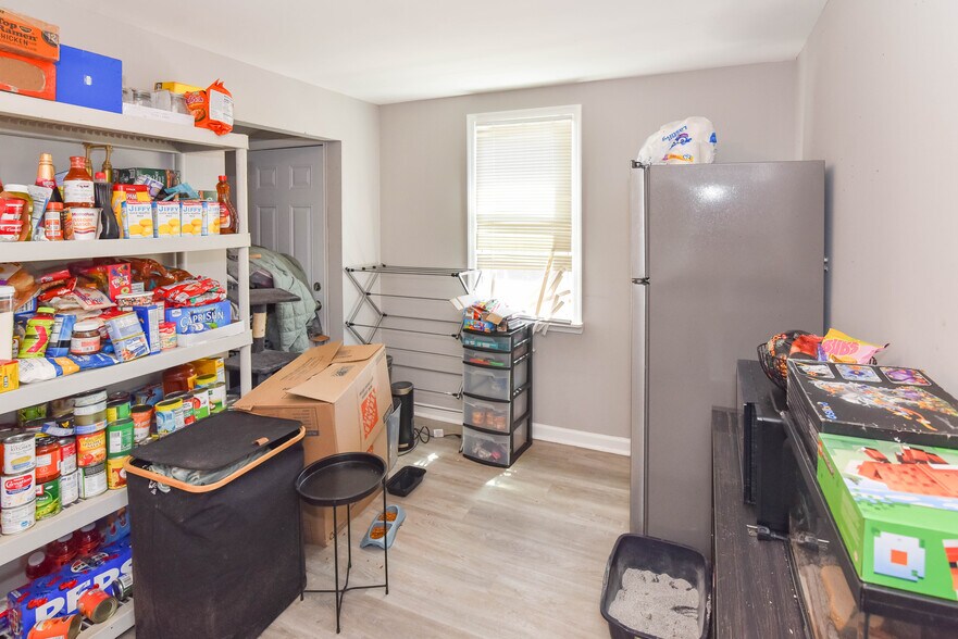 More Photos Of 3 Market St, Aberdeen Multifamily For Sale