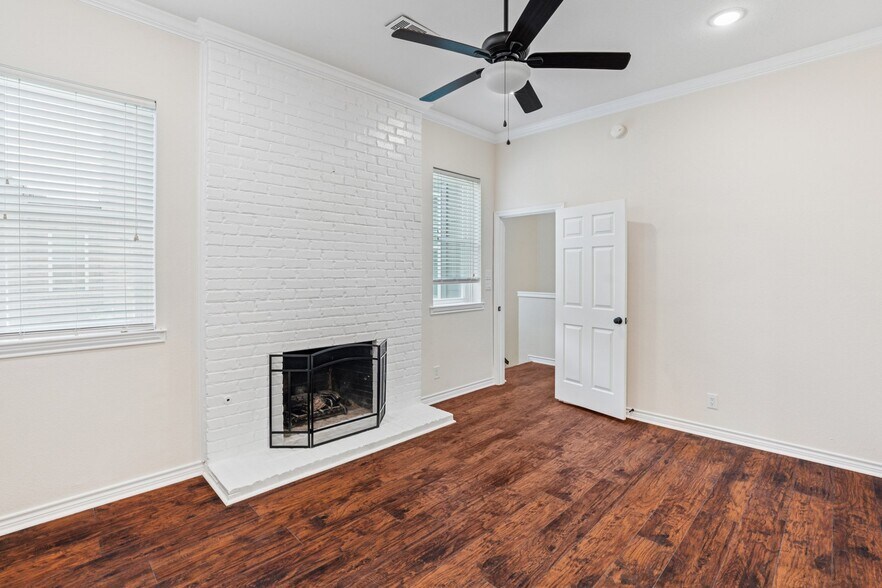 More Photos Of 1101 N Locust St, Denton Apartments For Sale