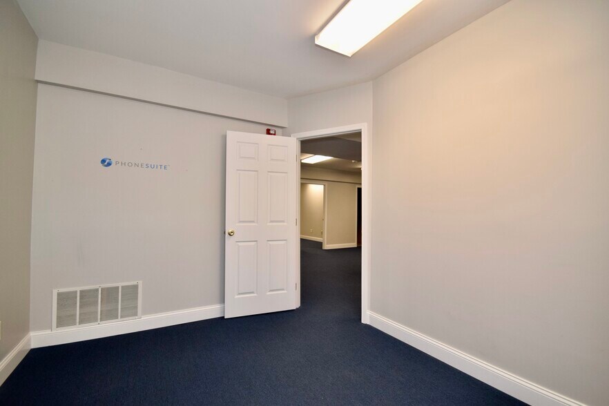 More Photos Of 7204 Executive Pky, House Springs Medical For Lease