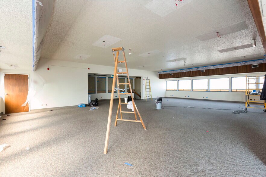 More Photos Of 873-875 6th St, Bremerton Bank For Lease