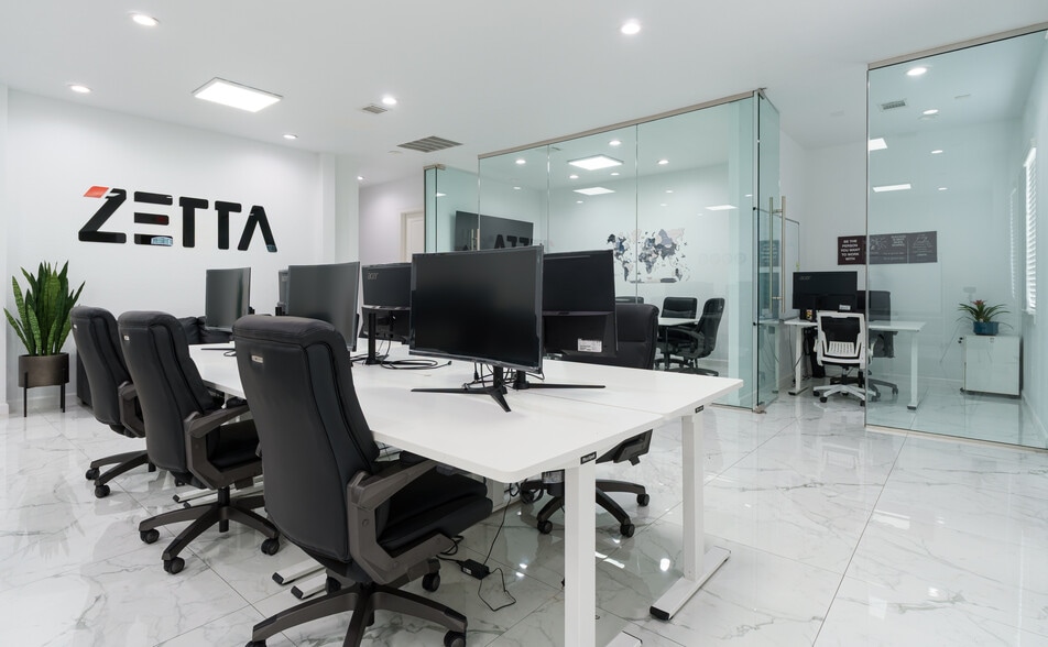 More Photos Of 12250 Queenston Blvd, Houston Office For Sale