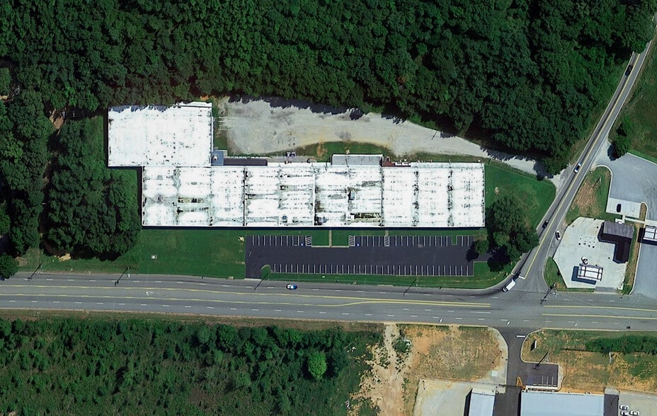 More Photos Of 410 Gossett Rd, Spartanburg Warehouse For Sale