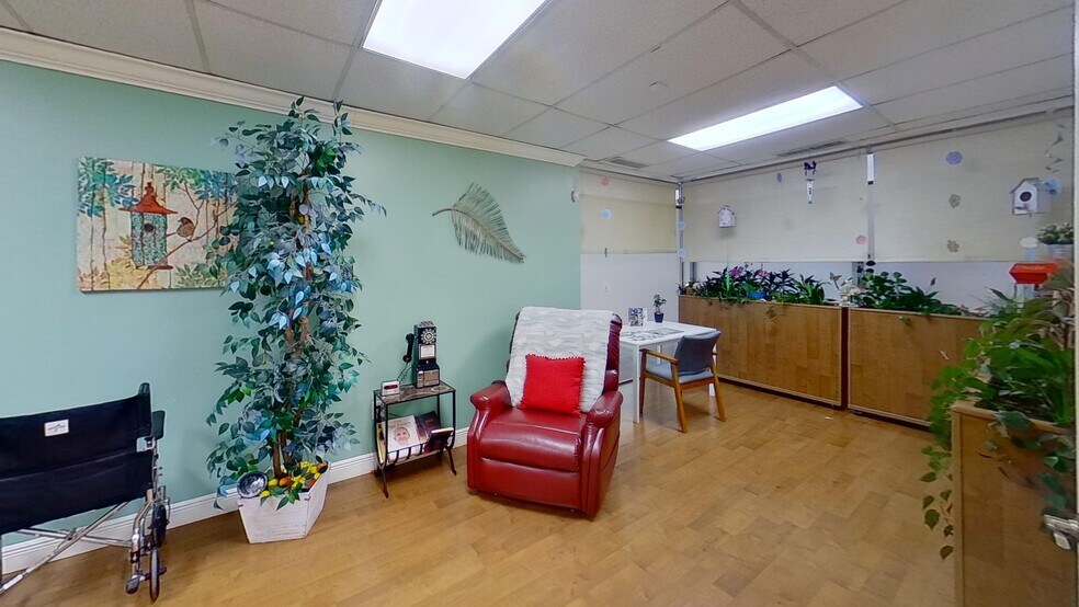 More Photos Of 7821-7843 Seminole Blvd, Seminole Medical For Lease