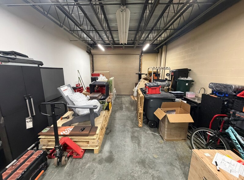 More Photos Of 5292 Oakdale Rd SE, Smyrna Flex For Lease
