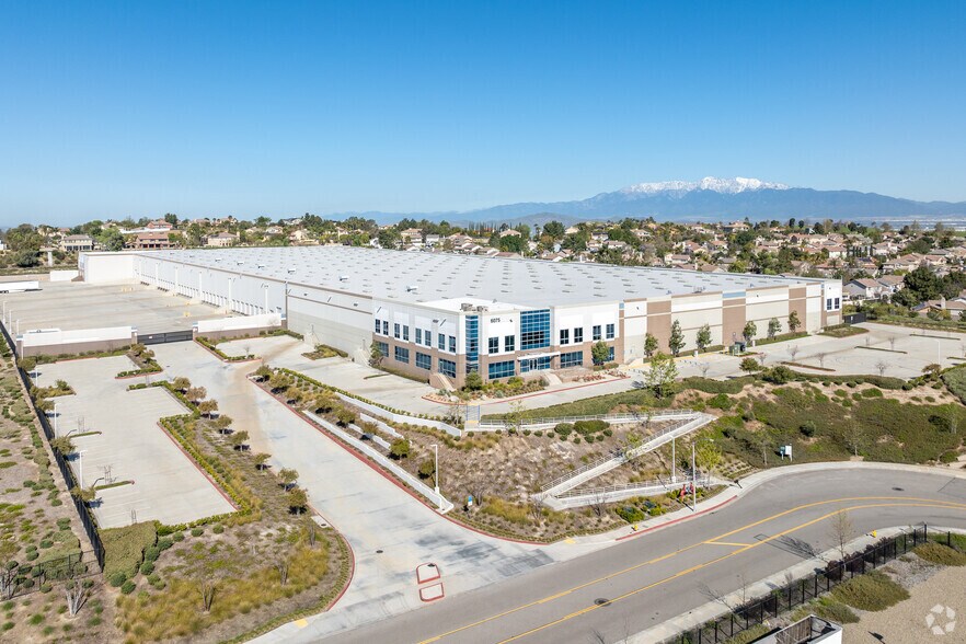 More Photos Of 6075 Lance Dr, Riverside Distribution For Lease