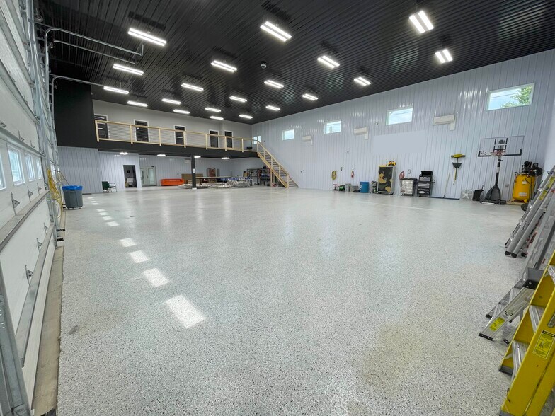 More Photos Of 1819 E Morgan St, Martinsville General Retail For Sale