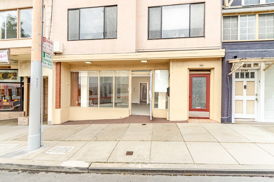 More Photos Of 2030 Taraval St, San Francisco Storefront Retail Residential For Lease