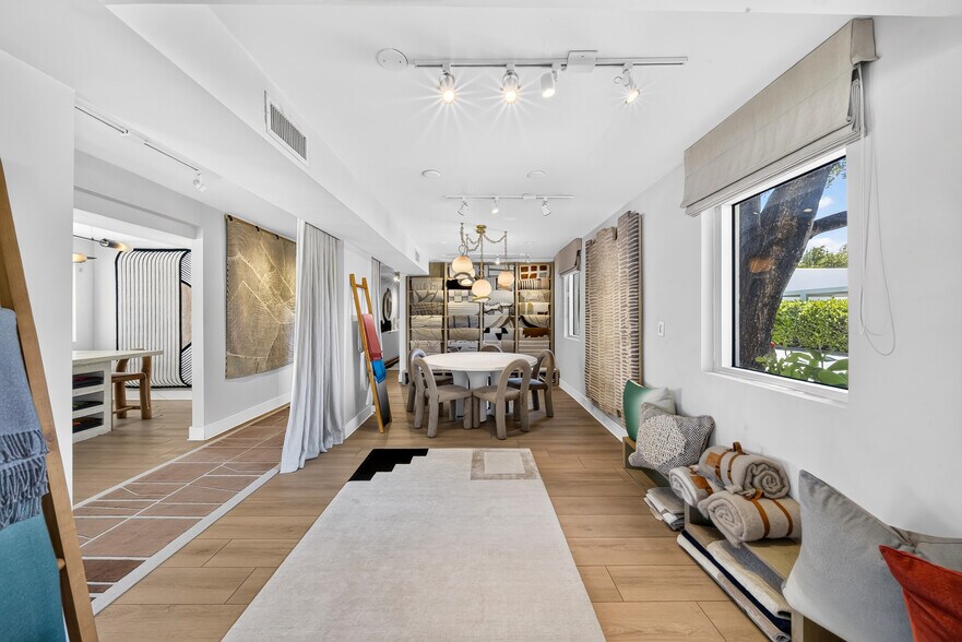 More Photos Of 286 NE 39th St, Miami General Retail For Lease