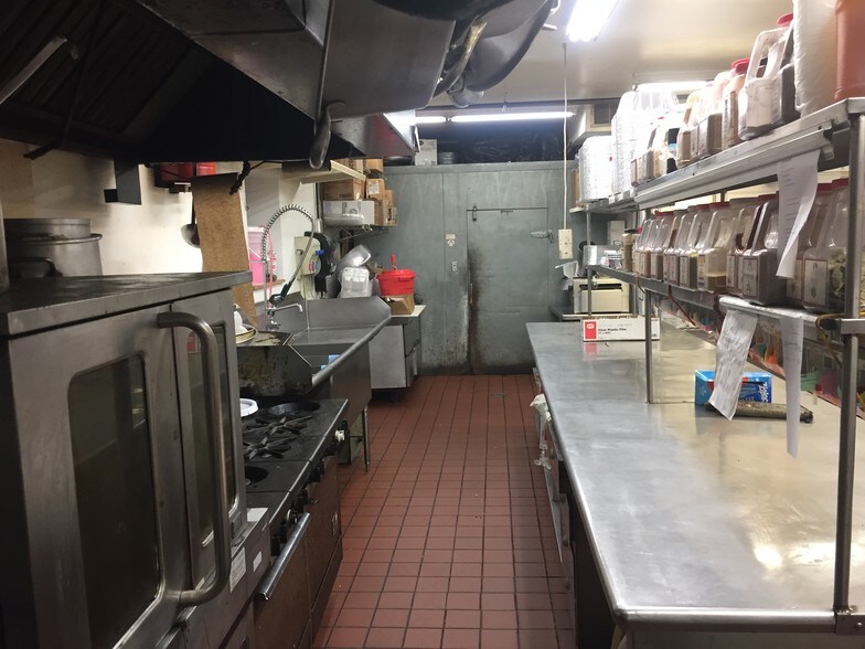 More Photos Of 7618 Madison St, Forest Park Storefront Retail Residential For Lease