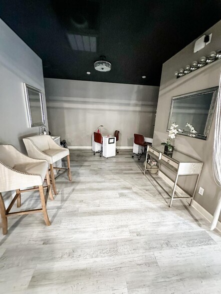 More Photos Of 4611 N Wheeling Ave, Muncie General Retail For Lease