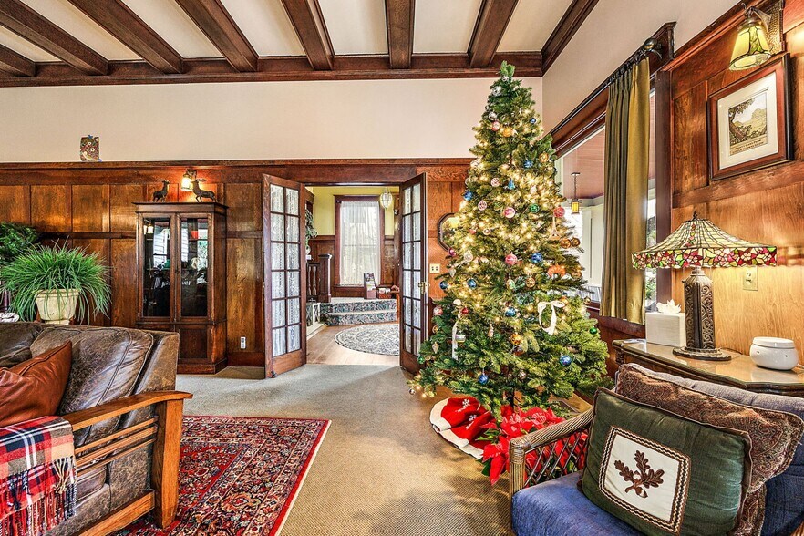 More Photos Of 455 N Oregon St, Jacksonville Hospitality For Sale