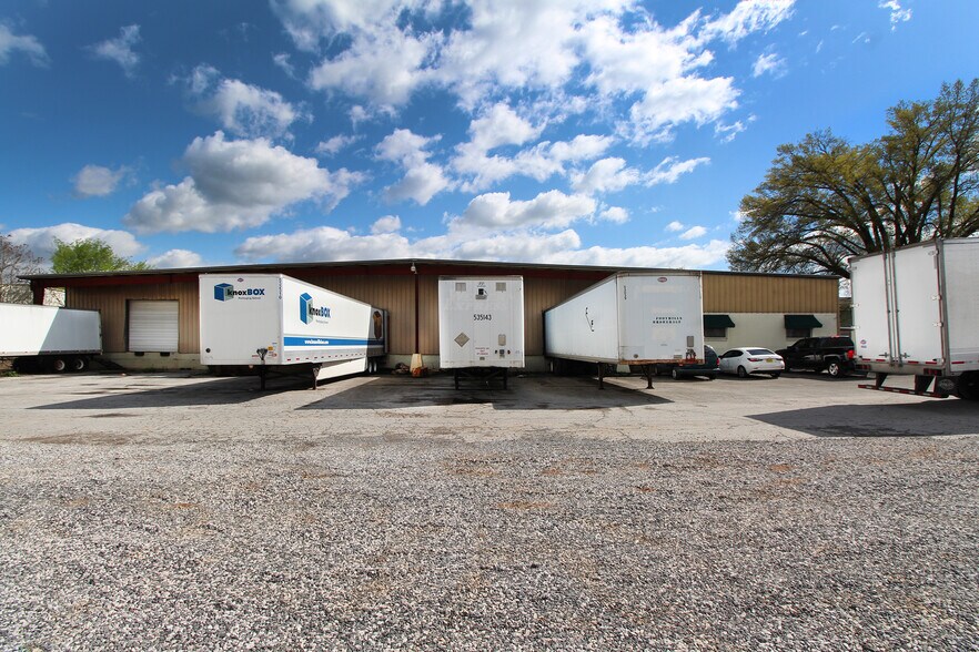 More Photos Of 2129 Chipman St, Knoxville Warehouse For Lease