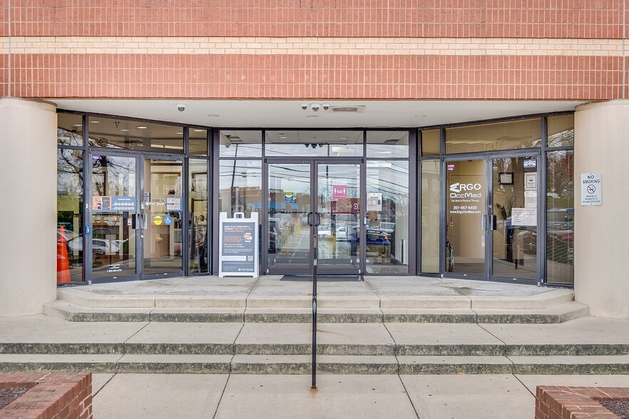 More Photos Of 6196 Oxon Hill Rd, Oxon Hill Medical For Lease