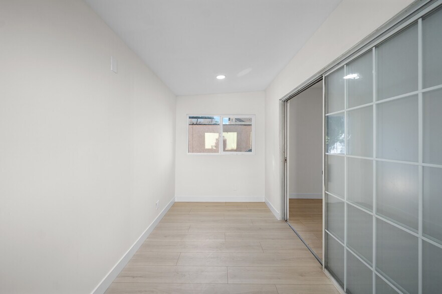 More Photos Of 2823 W 8th St, Los Angeles Office For Lease