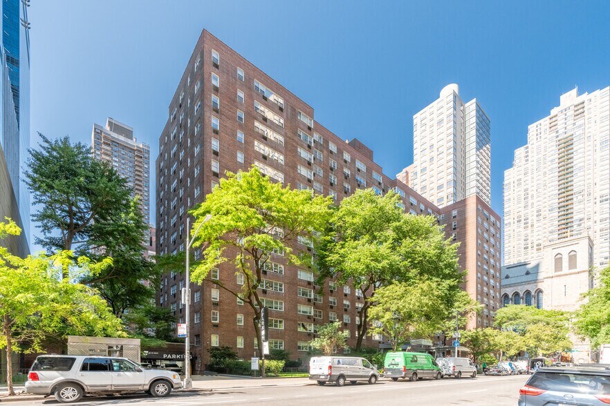 More Photos Of 345 W 58th St, New York Apartments For Sale