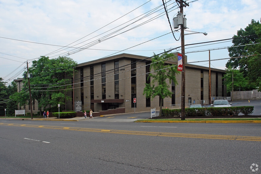 More Photos Of 799 Bloomfield Ave, Verona Medical For Lease