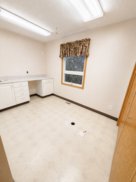 More Photos Of 825 W US-10, Scottville Office For Lease