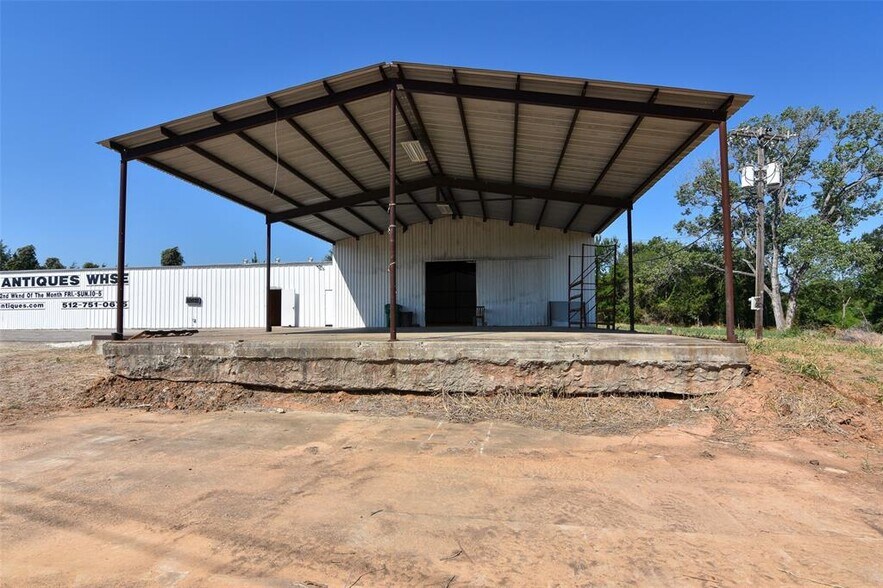 More Photos Of 3554 S Robinson Dr, Robinson Warehouse For Sale