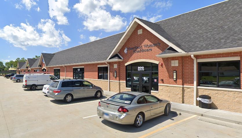 More Photos Of 900 E Walnut St, Carbondale Medical For Lease