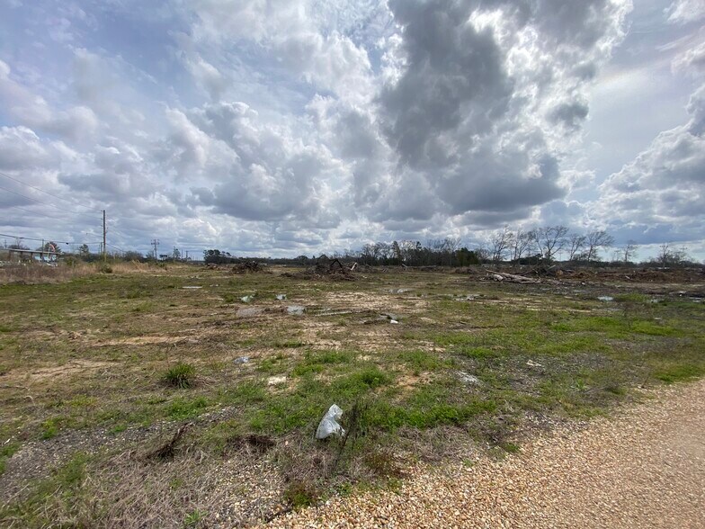 More Photos Of W Club Deluxe Road, Hammond Land For Sale
