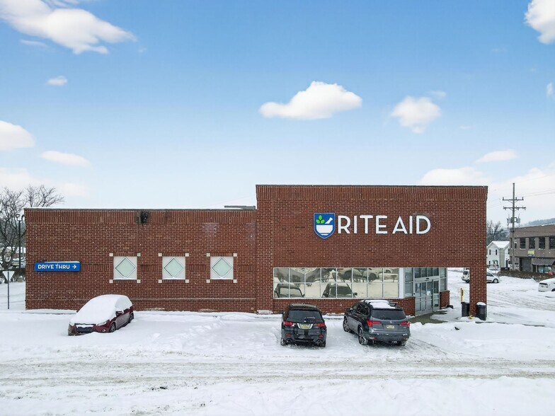 More Photos Of 975 Market St, Meadville Drugstore For Sale
