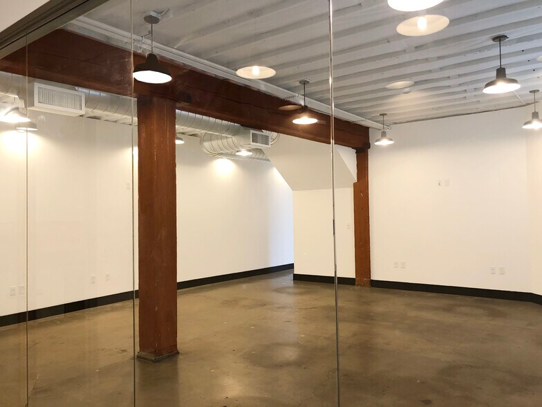 More Photos Of 1120-1136 NW Hoyt St, Portland Office For Lease