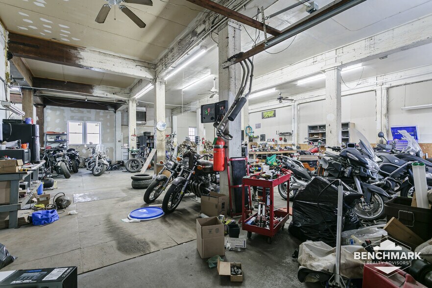 More Photos Of 4017 Railroad, Williamson Warehouse For Sale