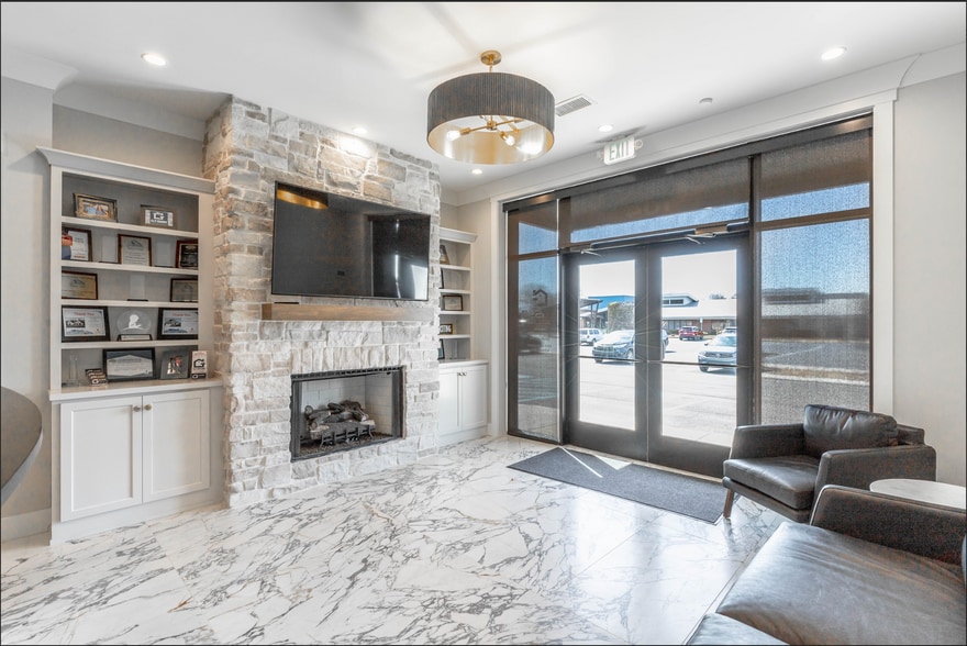 More Photos Of 6736 Lee Hwy, Chattanooga Loft Creative Space For Lease