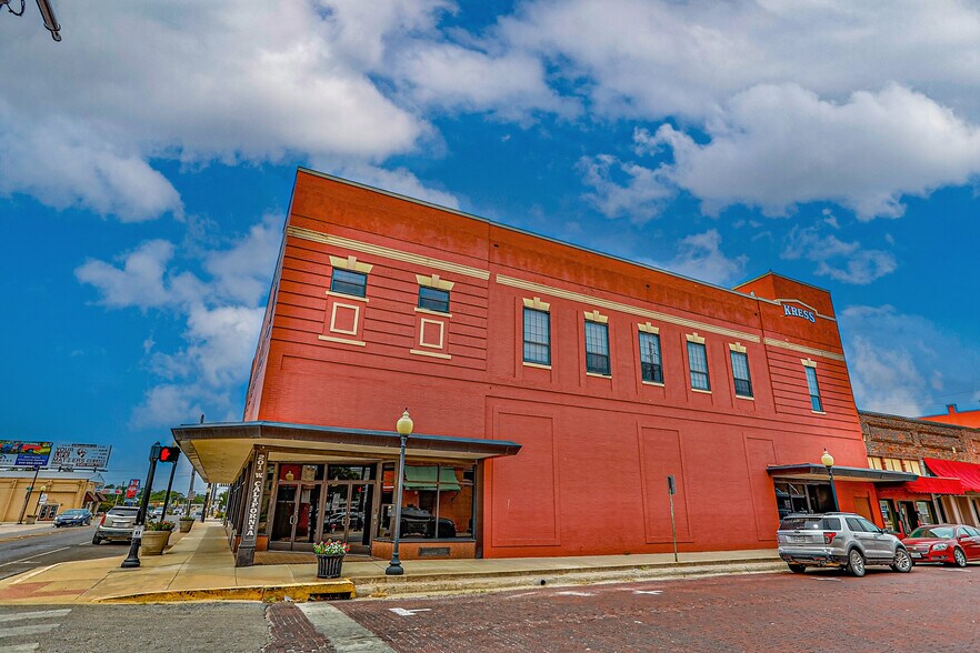 More Photos Of 201 W California St, Gainesville Office For Lease