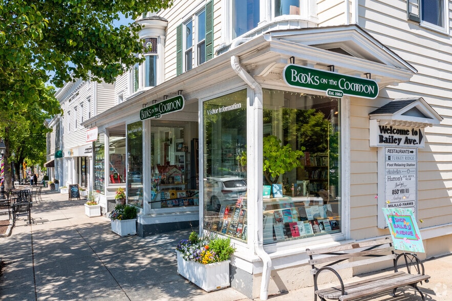 More Photos Of 404-424 Main St, Ridgefield Unknown For Lease