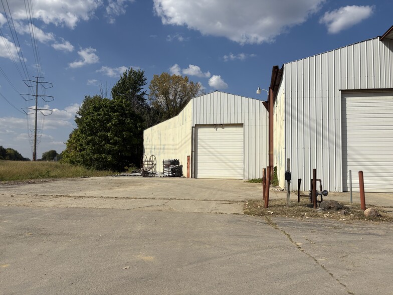 More Photos Of 5522 A N Center St, Hilliard Warehouse For Sale
