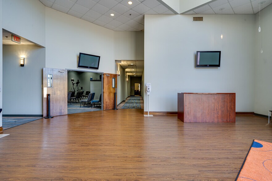 More Photos Of 3737 Stilesboro Rd NW, Kennesaw Flex For Sale