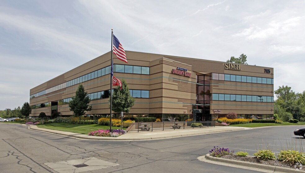 More Photos Of 7125 Orchard Lake Rd, West Bloomfield Office For Lease