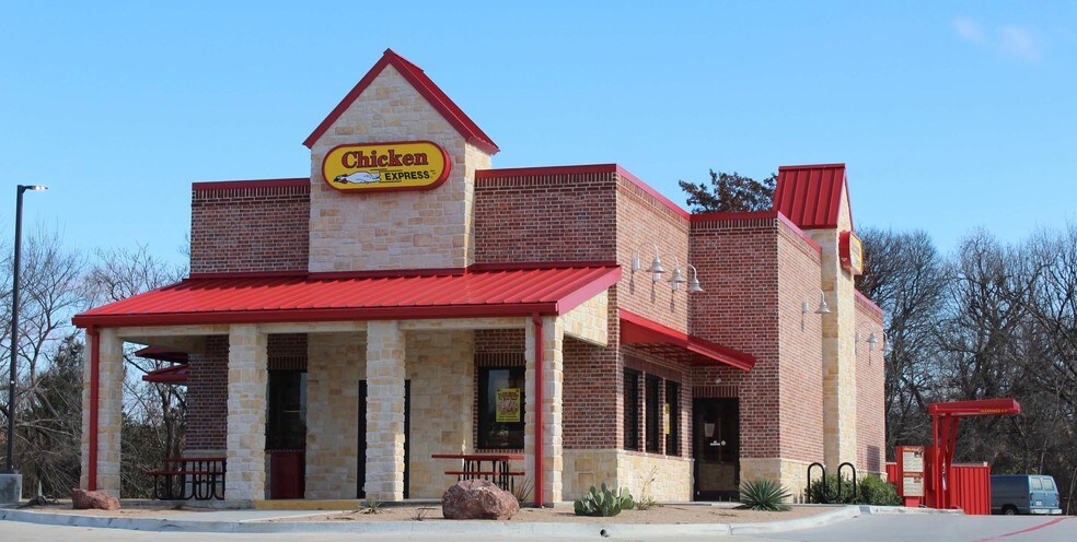 More Photos Of 2002 Eastgate Dr, Garland General Retail For Sale