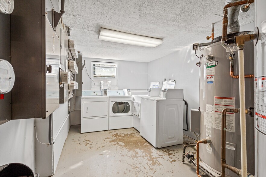 More Photos Of 1733 W 24th St, Lawrence Apartments For Sale