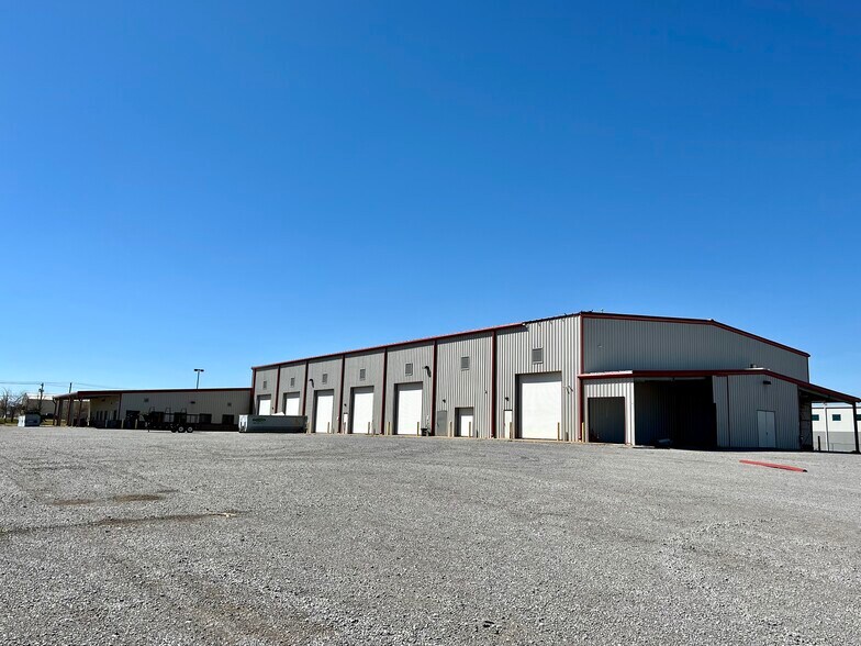 More Photos Of 220 N Sara Rd, Oklahoma City Service For Lease