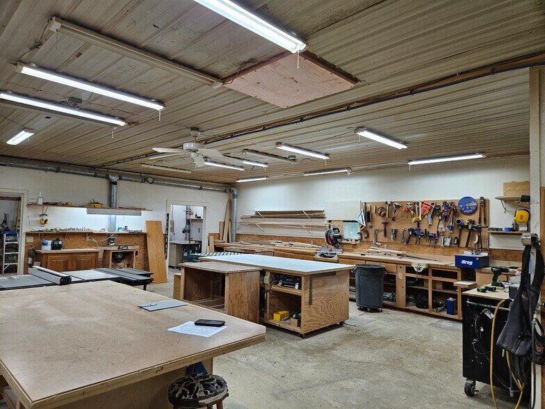 More Photos Of 244 County Road 555B, Tecumseh Manufacturing For Sale