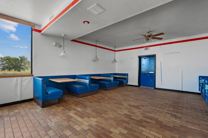 More Photos Of 3401 W Oakland Ave, Austin Truck Stop For Sale