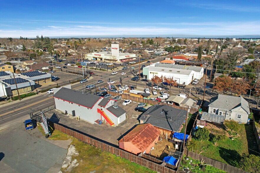 More Photos Of 104 E Lodi Ave, Lodi Storefront Retail Office For Sale