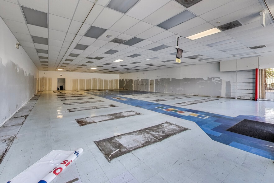 More Photos Of 2255 W 95th St, Chicago Freestanding For Lease