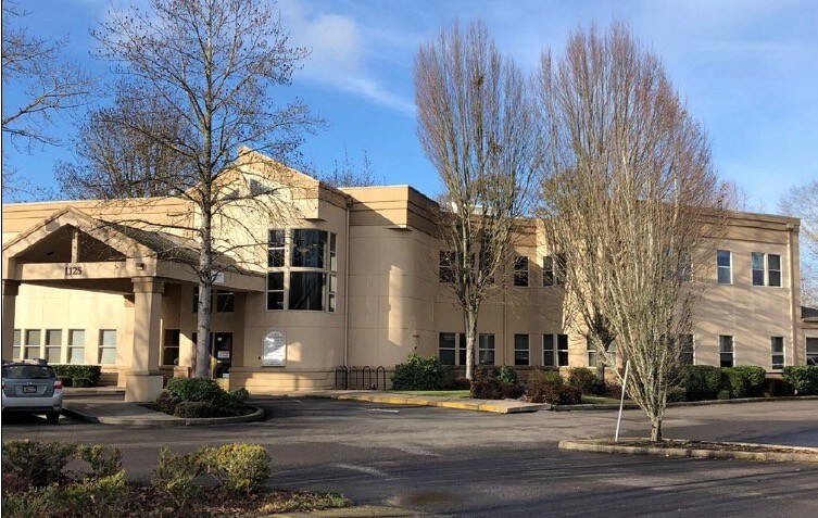 More Photos Of 1125 Darlene Ln, Eugene Medical For Sale