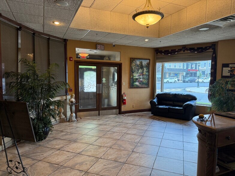 More Photos Of 421 Penn Ave, West Reading Restaurant For Lease